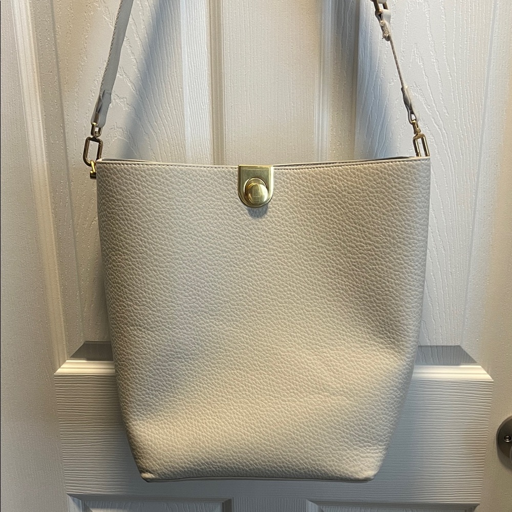 Chic Cream Shoulder Bag with Gold Accents